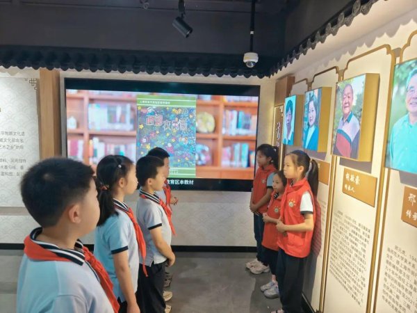 广升网 “小小导览员”上岗，用童声童语传播“新泾文化”