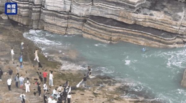 海龟网 中国军人毫不犹豫跳海救人太帅了 英勇行为获赞无数