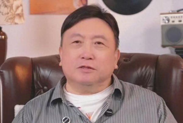 熊猫配资 王晶直播再爆猛料：称大小S早年是“小黑妞”，引众怒？